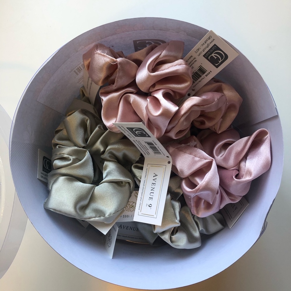 12 Hair Scrunchies